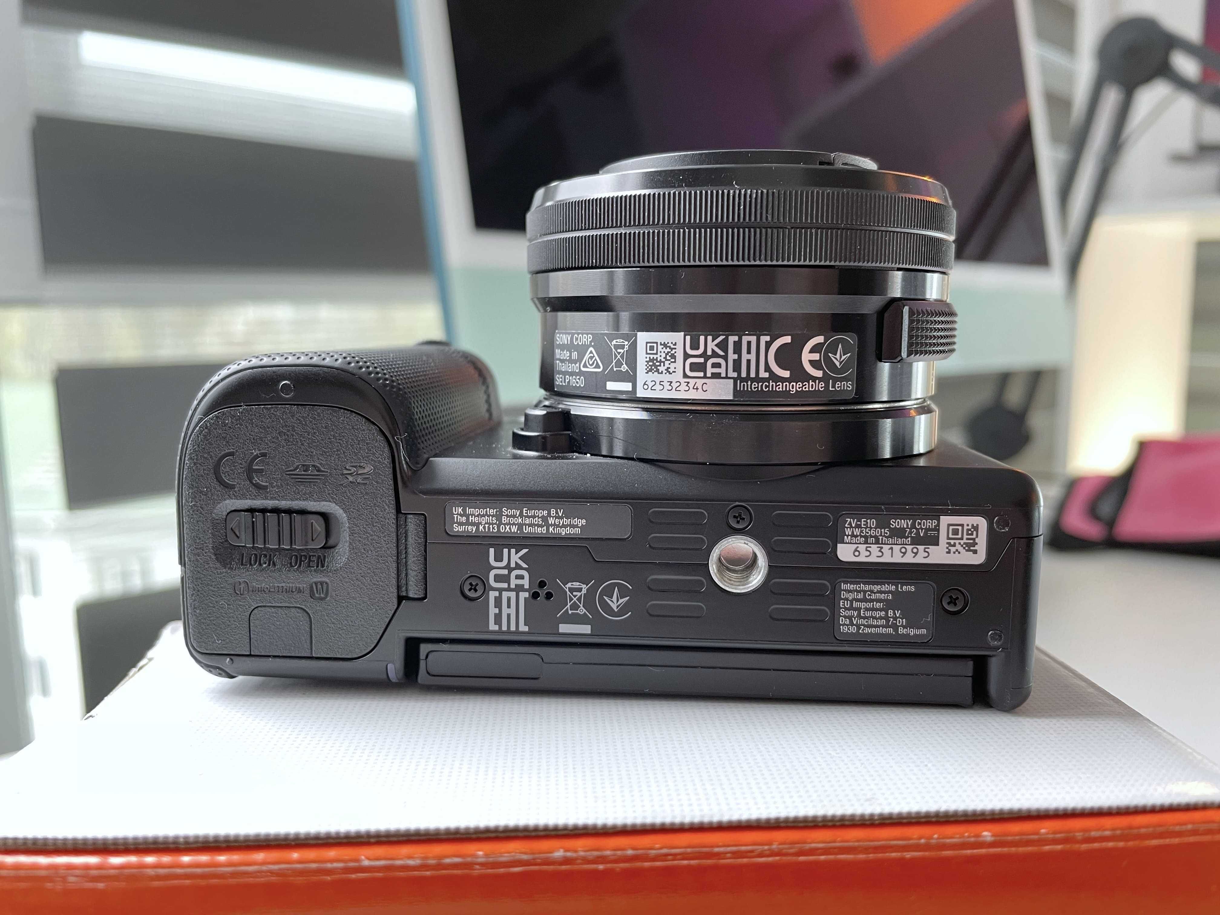 Камера зі змінним об’єктивом Sony ZV-E10 + штатив у подарунок