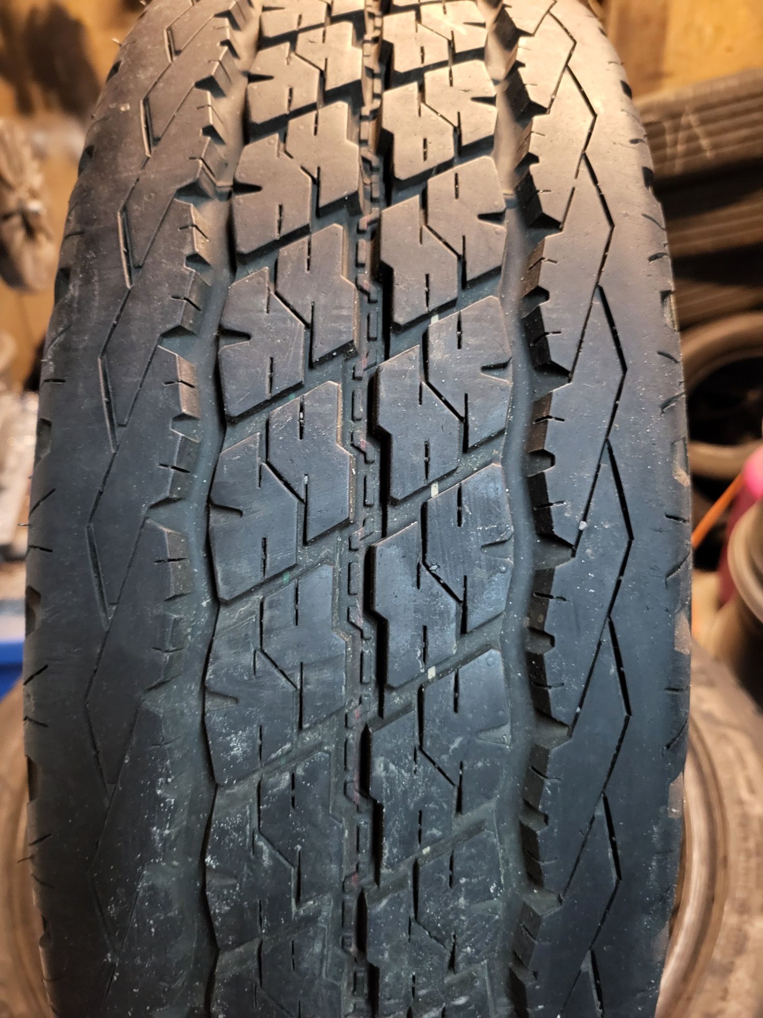 215/70/15c Bridgestone  Durawis   18rok  opona pojedyncza