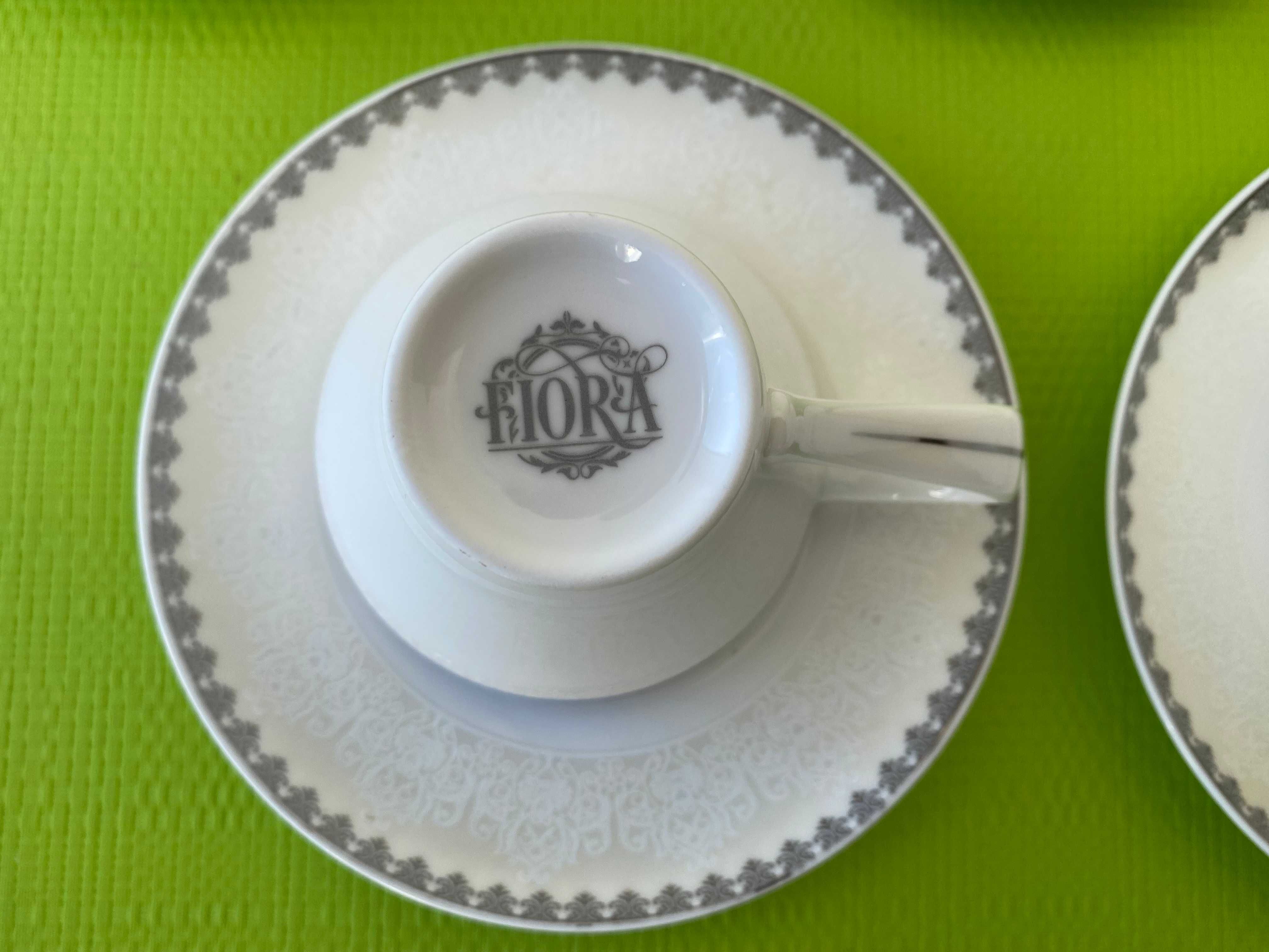 Чайный набор (чашки из костяного фарфора)