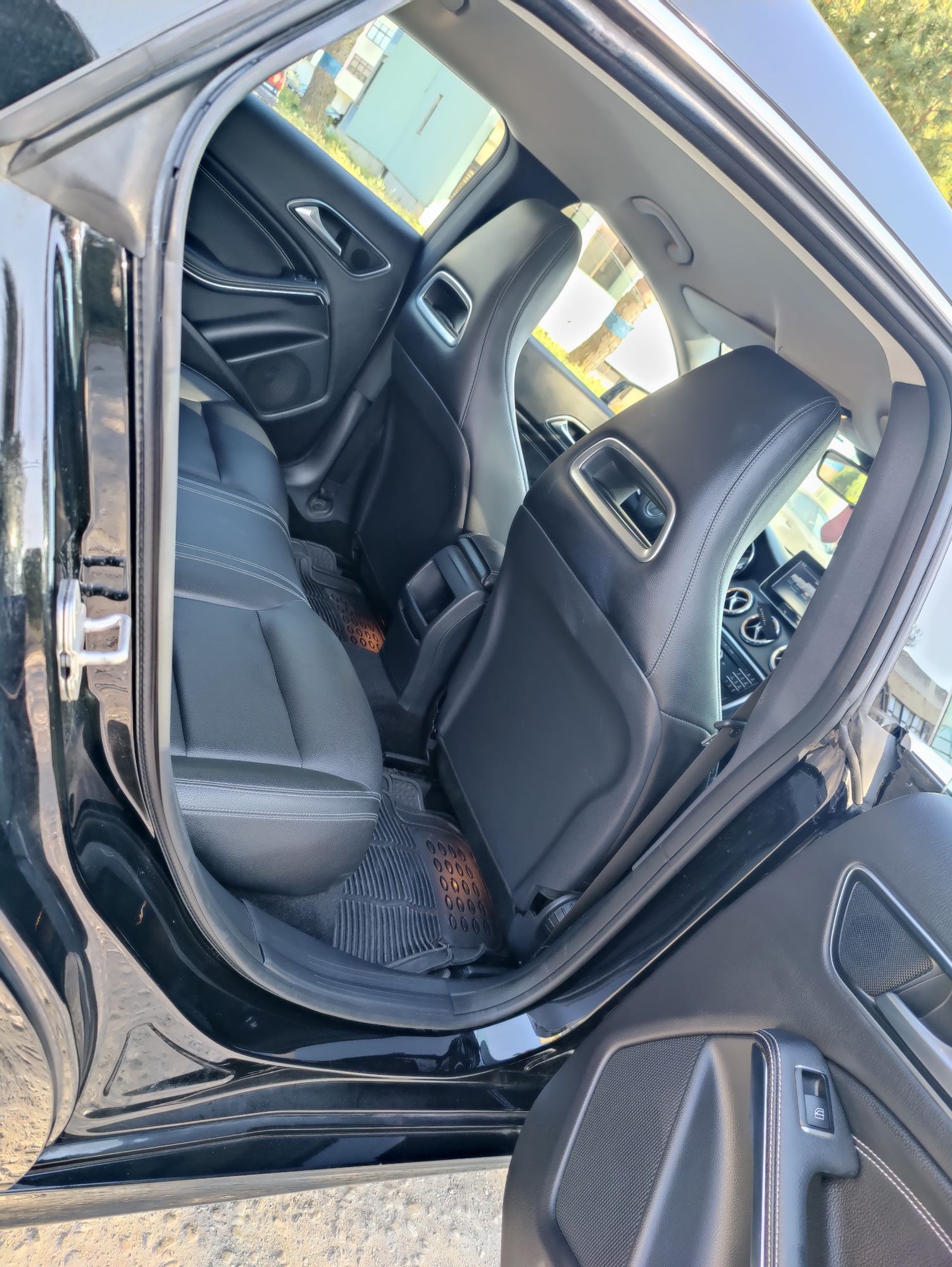 Mercedes-Benz CLA180