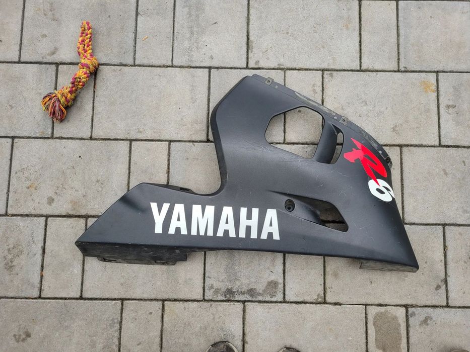 Owiewka, osłona prawa, bok, boczek, pług prawy Yamaha R6 98-02