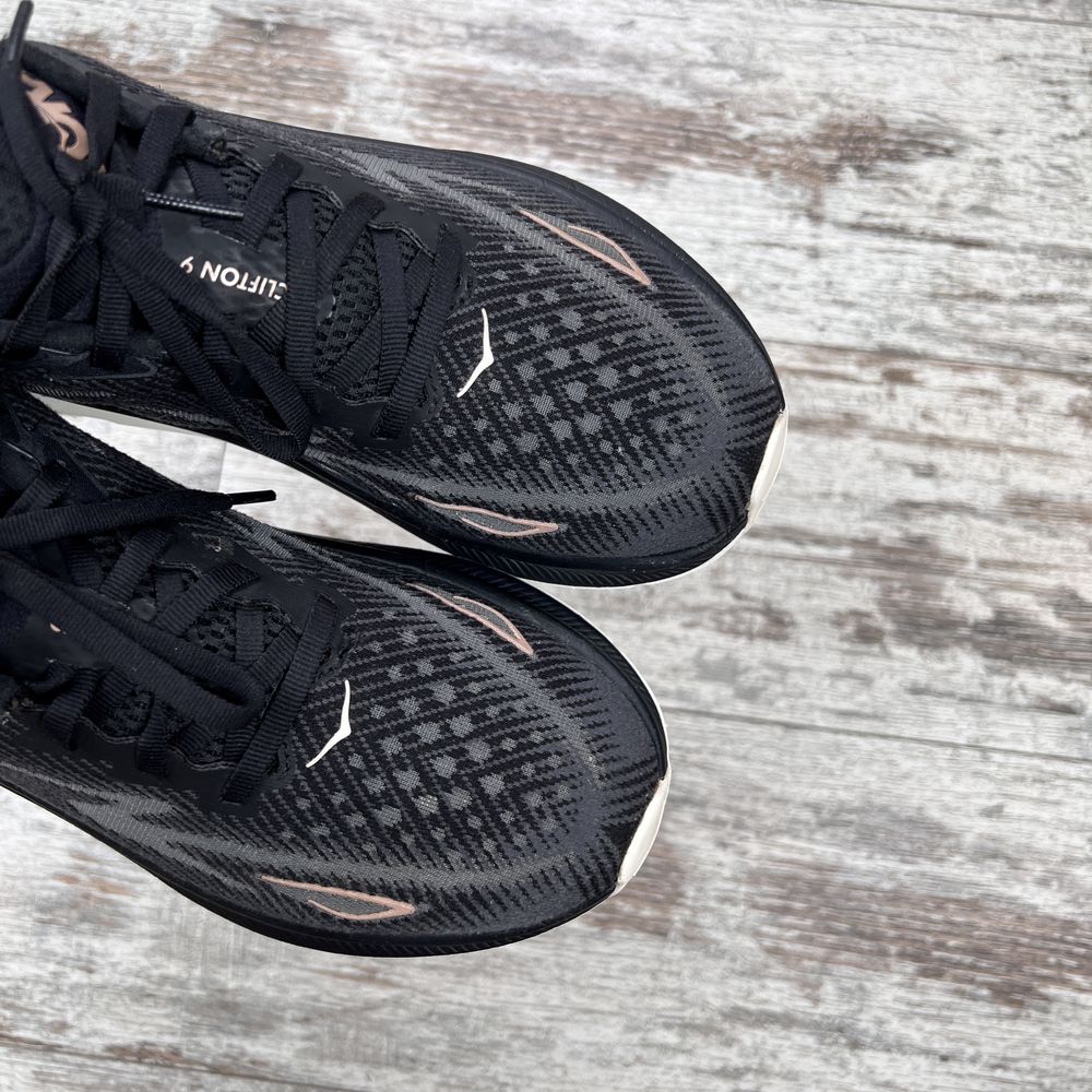 Кросівки Hoka Clifton 9 1132211 розмір 40 оригінал