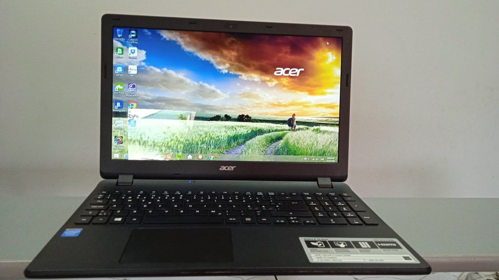 Ноутбук Acer ES1-512 series Celeron N2840
