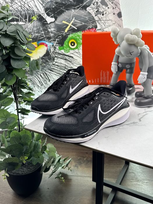 Нові кросівки Nike Vomero 17 42 і 44.5 розмір N14
