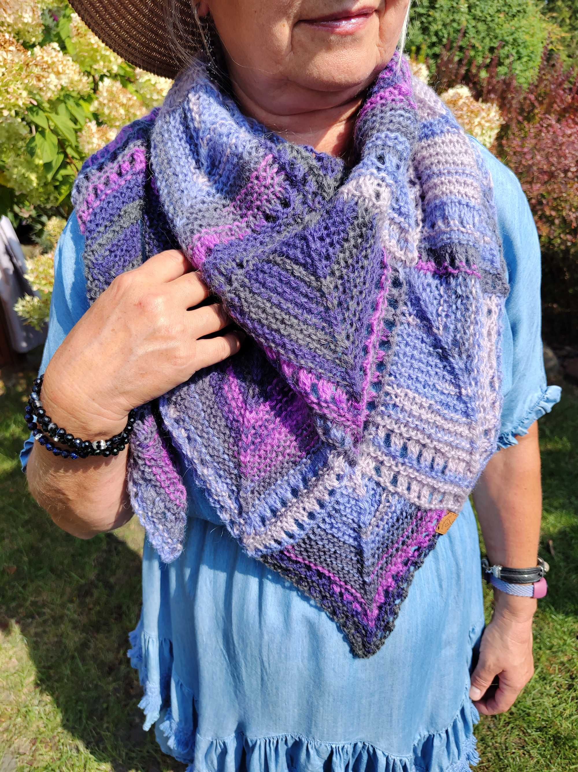 Chusta szal trójkątna handmade AA847-1