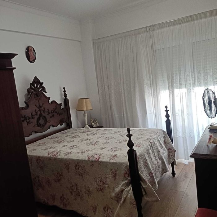 Carnaxide - Aluguer parcial de apartamento - Junto Centro Cívico