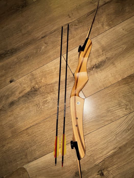 Łuk klasyczny Core Beginner Hit Black – 26 lbs (RH)