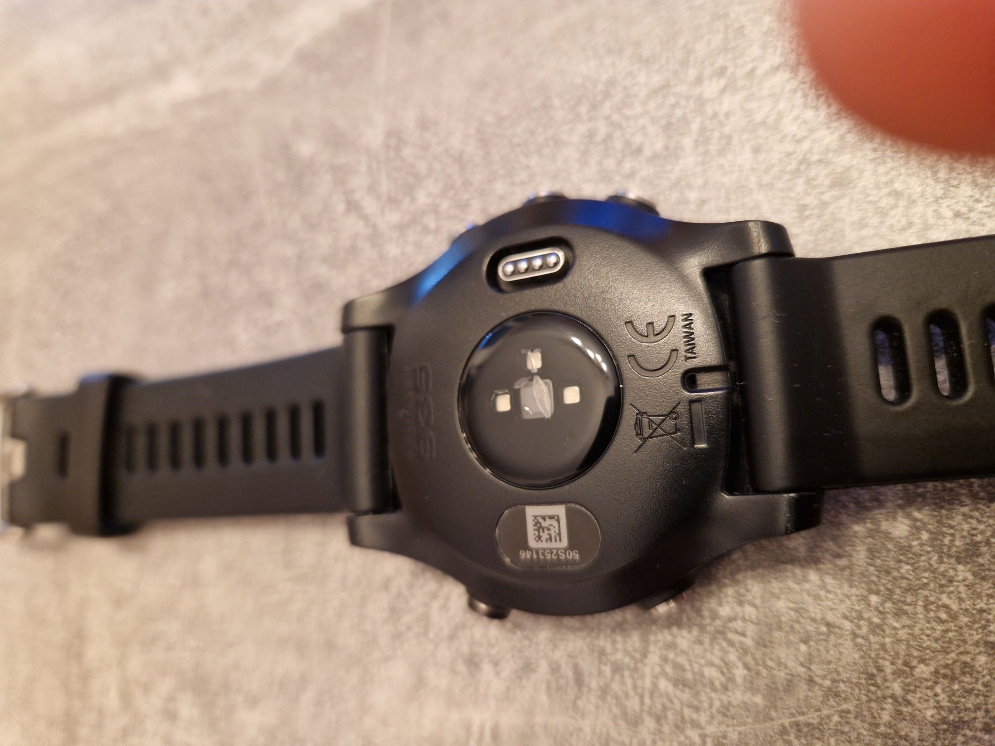 Garmin Forerunner 935 – idealny stan, tylko treningowy | kabel
