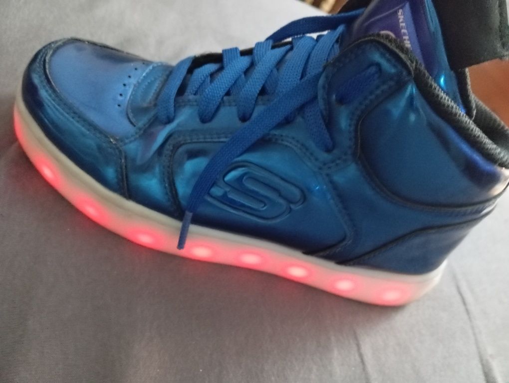 Tênis skechers energy