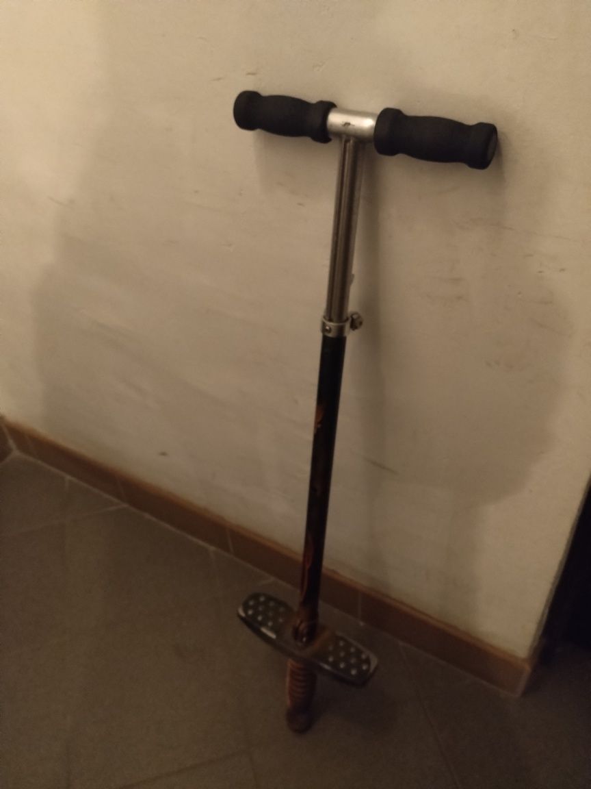 Drazek do skakania Pogo