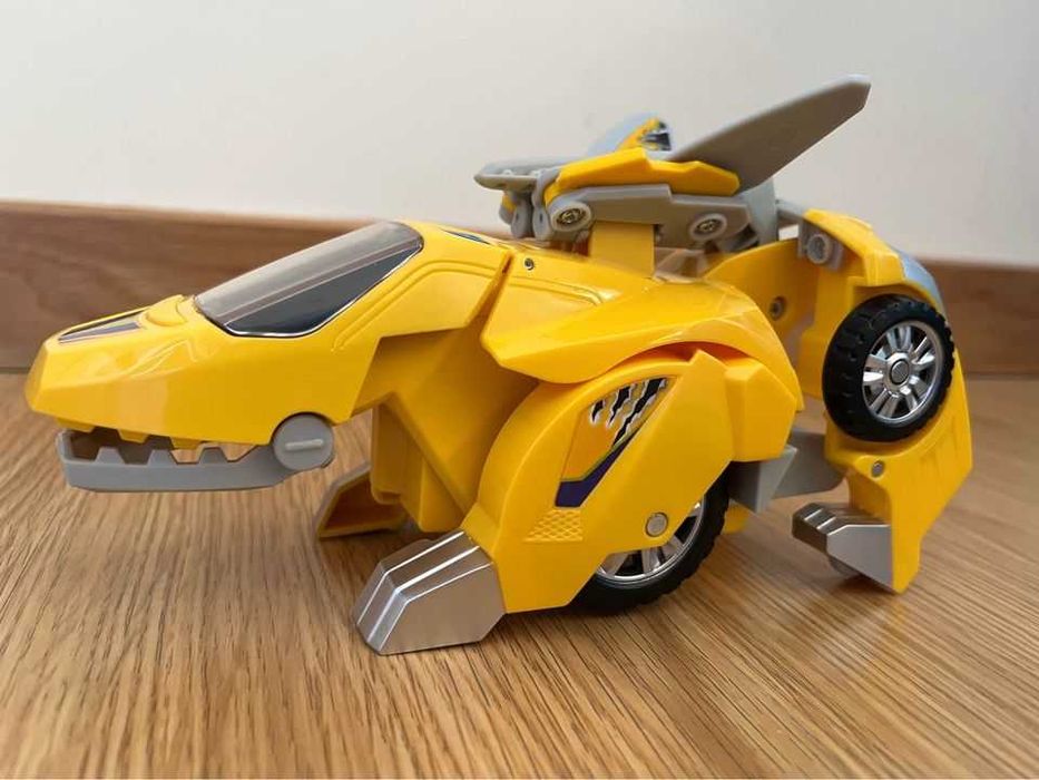 Carro Transformer muito boa qualidade!