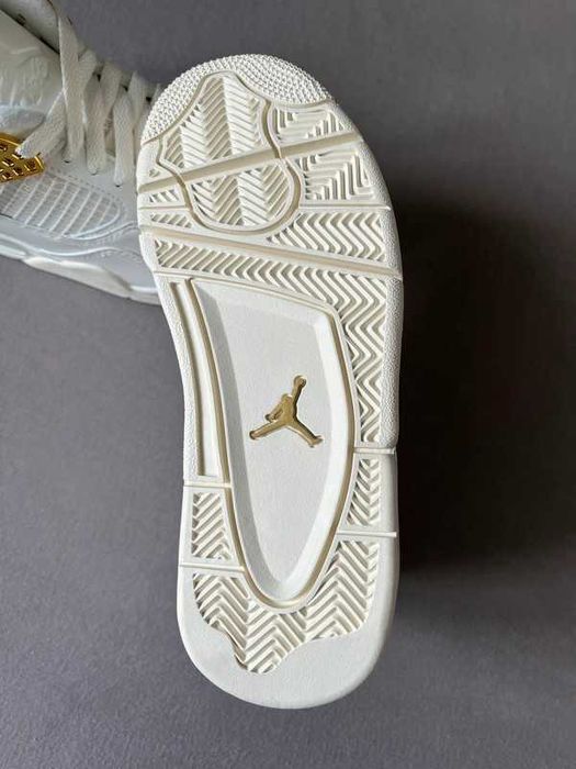 Buty-Trampk- Jordan 4 Retro Metallic Gold R.41
