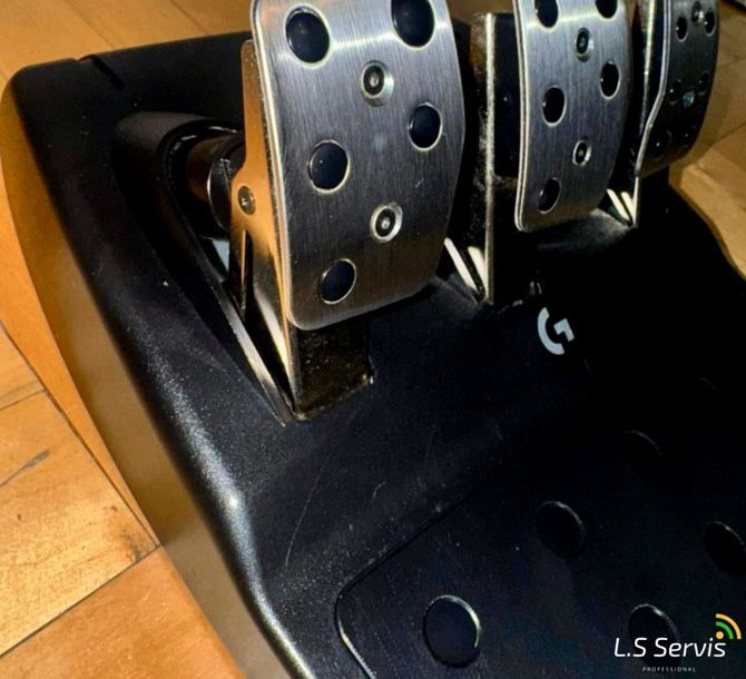 Kierownica Logitech G923+ Shifter