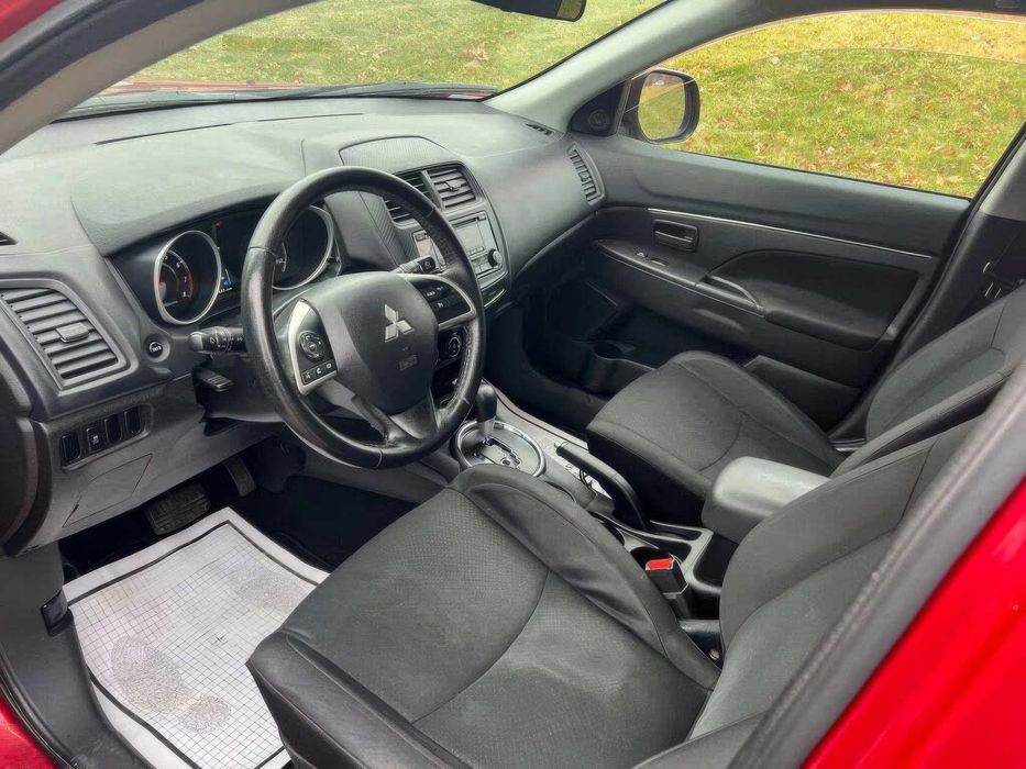 Mitsubishi Outlander Sport ES      2015