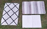 Zestaw trzech różnych dywaników