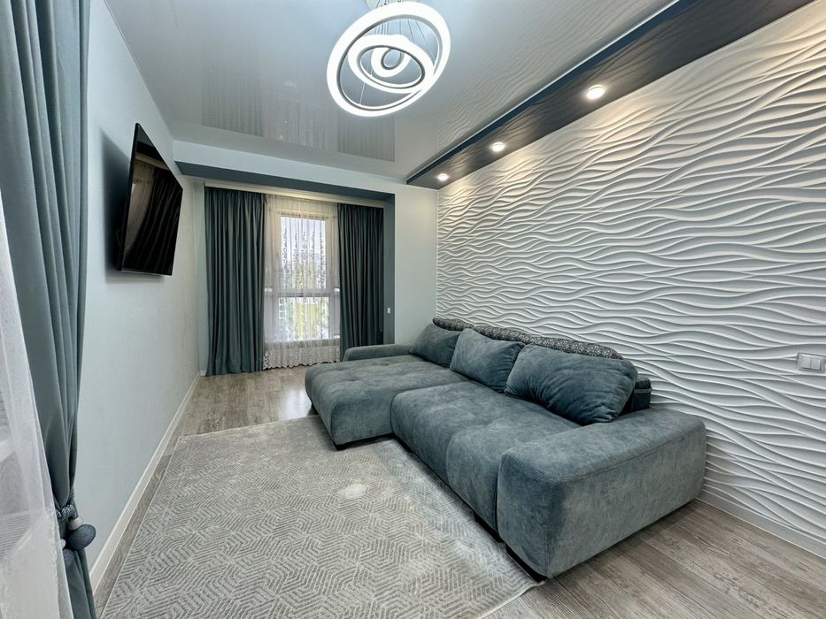 Продам двокімнатну квартиру на Щасливому! Терміново