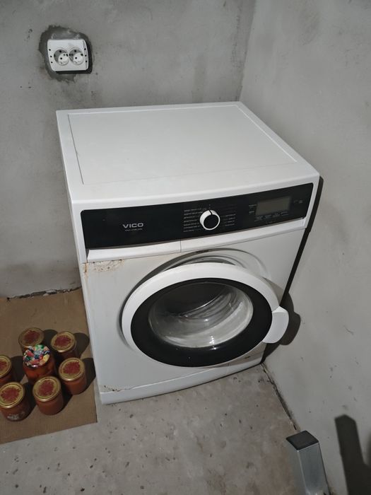 Пральна машина в непоганому стані