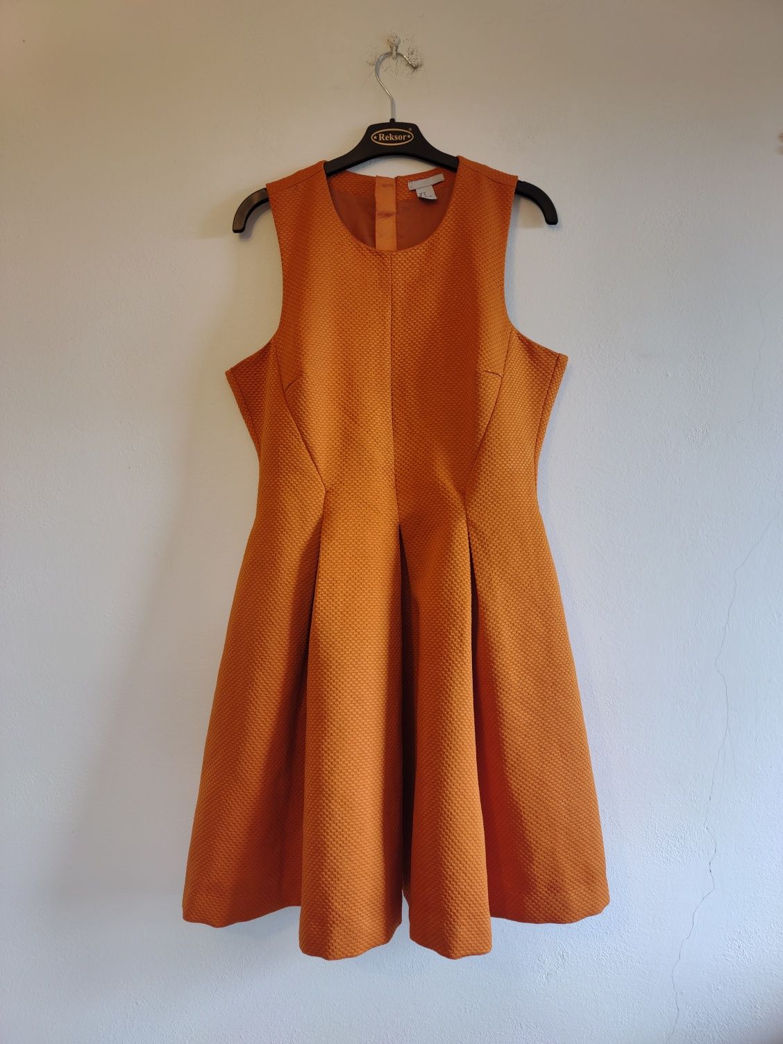 Rozkloszowana, pomarańczowa sukienka H&M r. 44