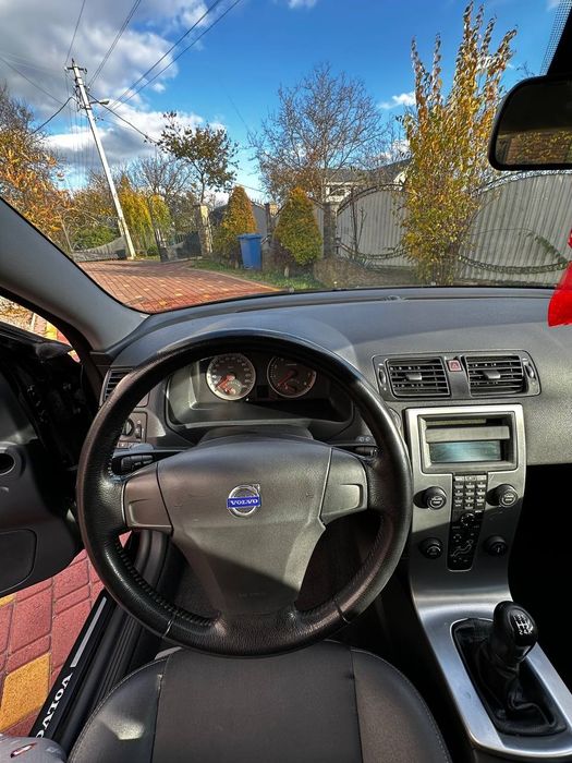 volvo v50 2004 року