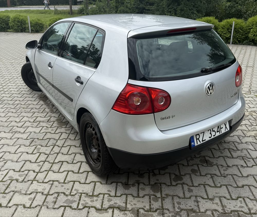 Volkswagen golf V 1.9 TDI BKC