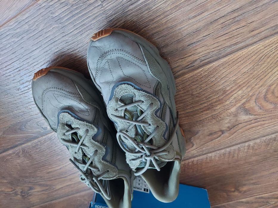 Кроссовки Adidas OZWEEGO