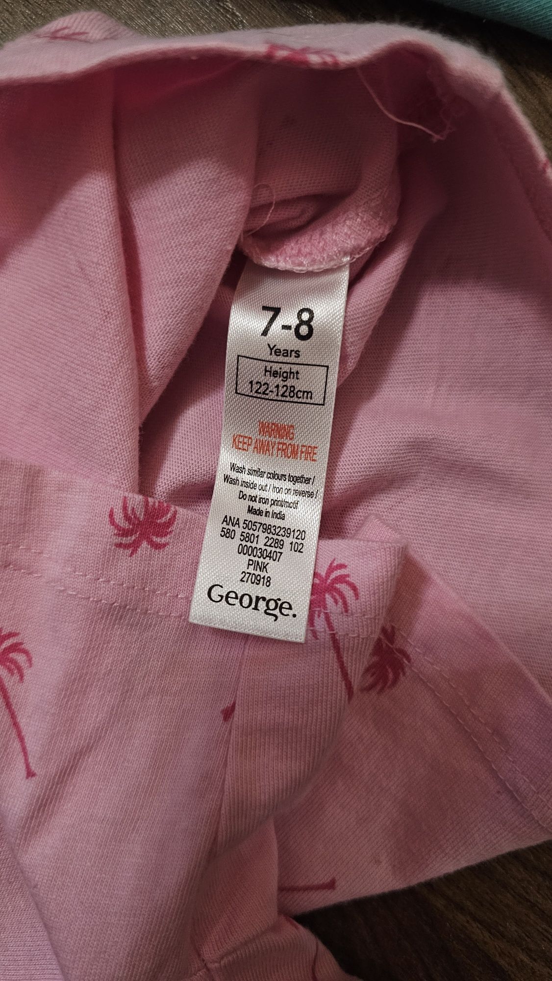 Джинсовый пиджак, ромпер Barbie, футболка Zara, туника