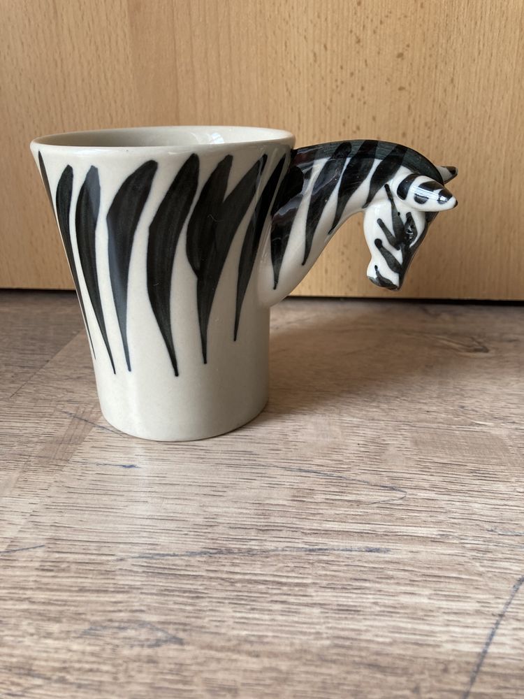 Kubek zebra wys. 9,9 cm