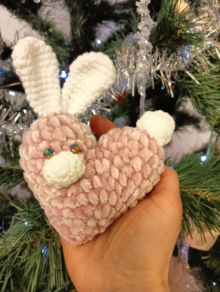 Crochet Bunny, Crochet Heart, Maskotka Króliczek, prezent na Wielkanoc