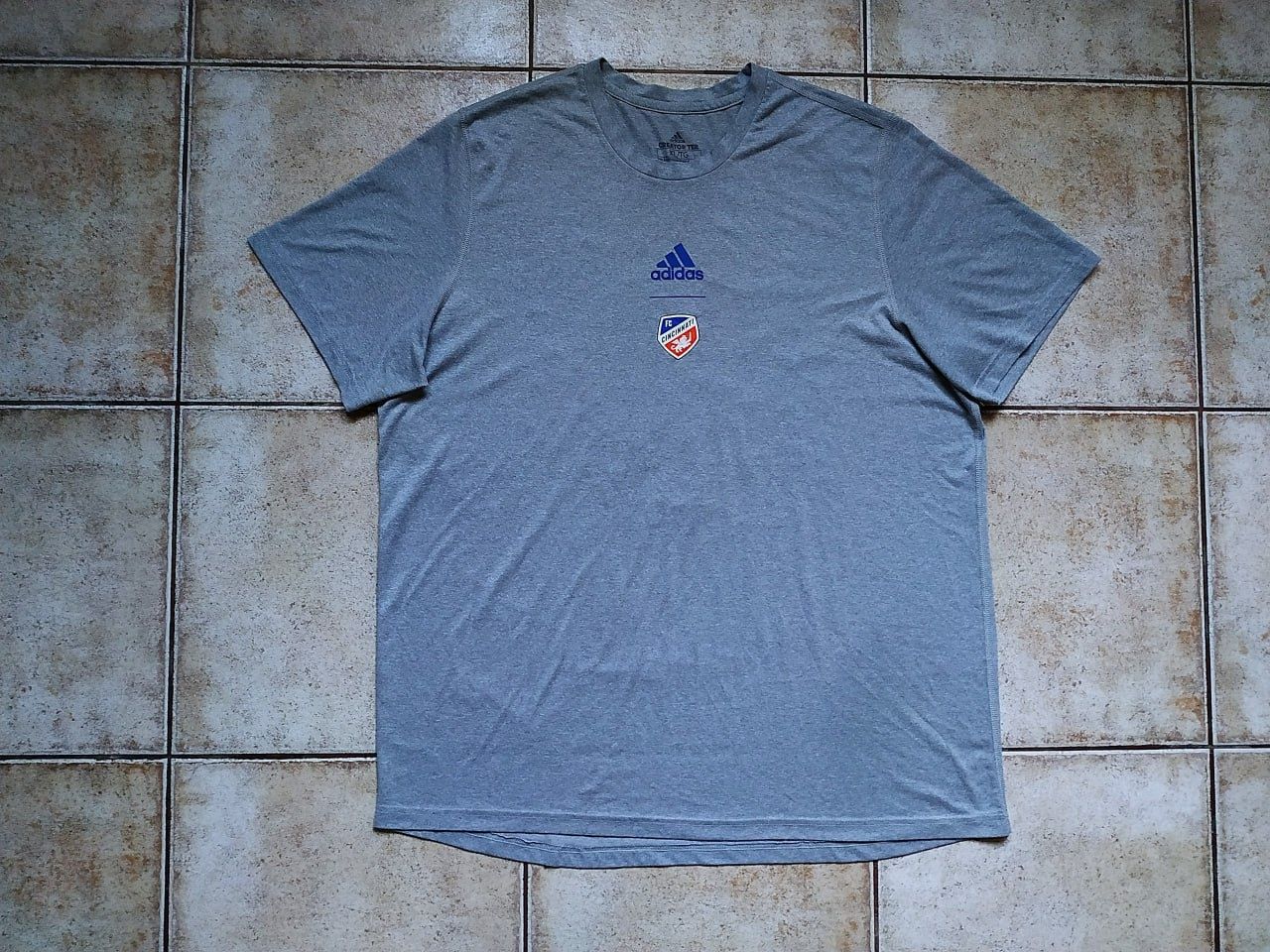 футболка  Nike Adidas Under Armour Fila Crane New Balance Mizuno