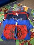 Koszulki, spodenki i bluza spiderman