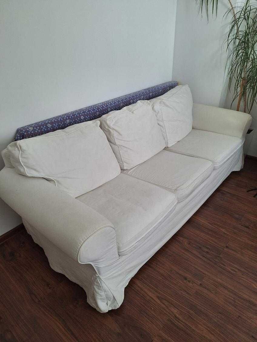Trzyosobowa biała sofa Ikea