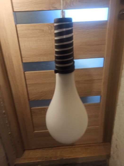 Lampa wisząca nad stół