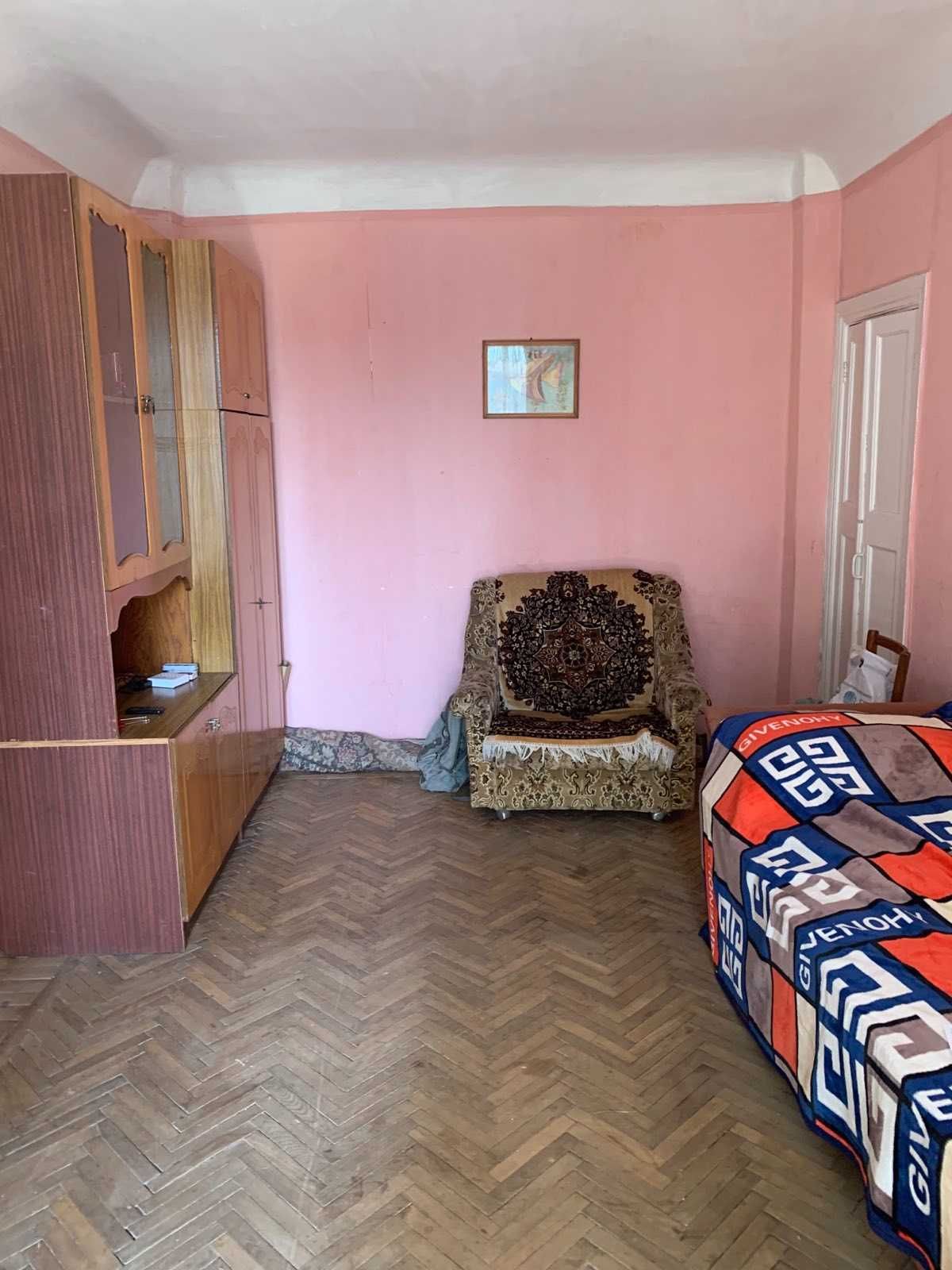 Продаю однокімнатну квартиру поряд АТБ Вокзал