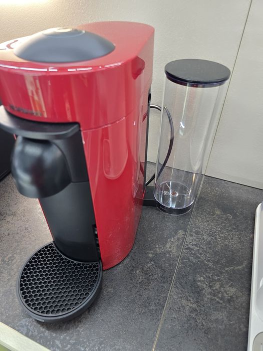 Maq café delonghi Vertuo plus aut nespresso red