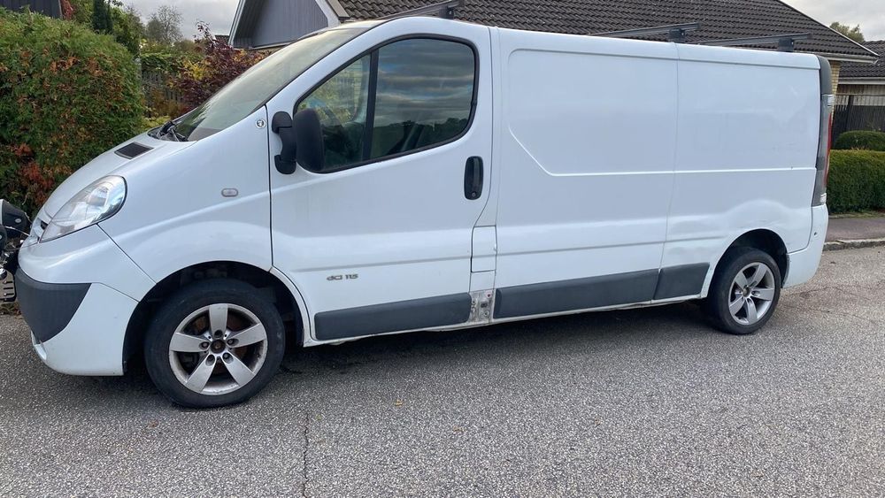 Nissan Primastar  2.0dci long trafic Vivaro