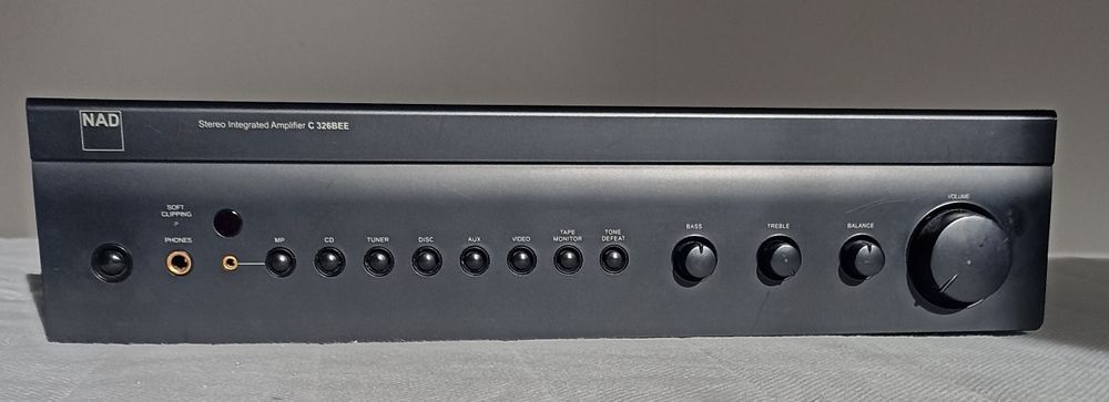 NAD C326 BEE - Amplituner/ super stan