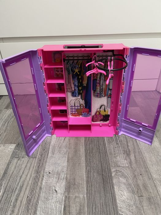 Szafa dla lalki barbie