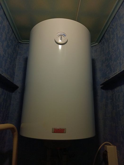 Продам бойлер Junior