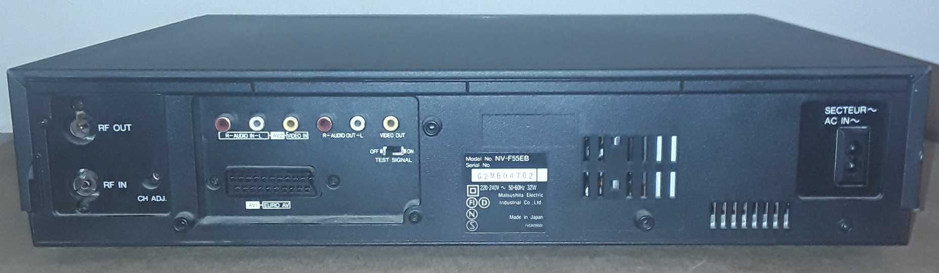 Leitor gravador de vídeo VHS Panasonic NV-F55 com telecomando