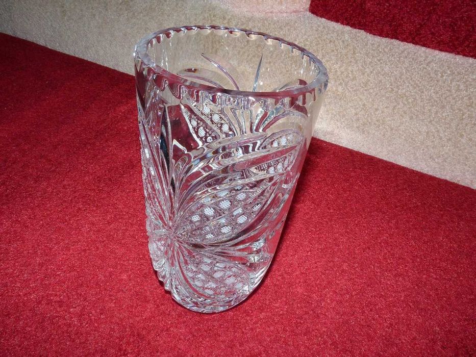 Ваза кришталева, нова, масивна, вис. 23 см.
