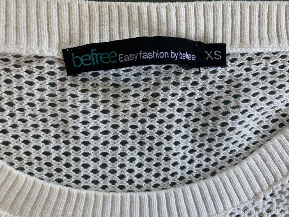Молочна в'язана кофтинка р. XS-S, BeFree, з сердечком, футболка, біла