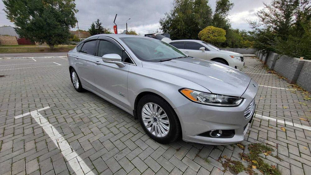 Ford Fusion Plug-in Hybrid(PHEV)  2013  2.0