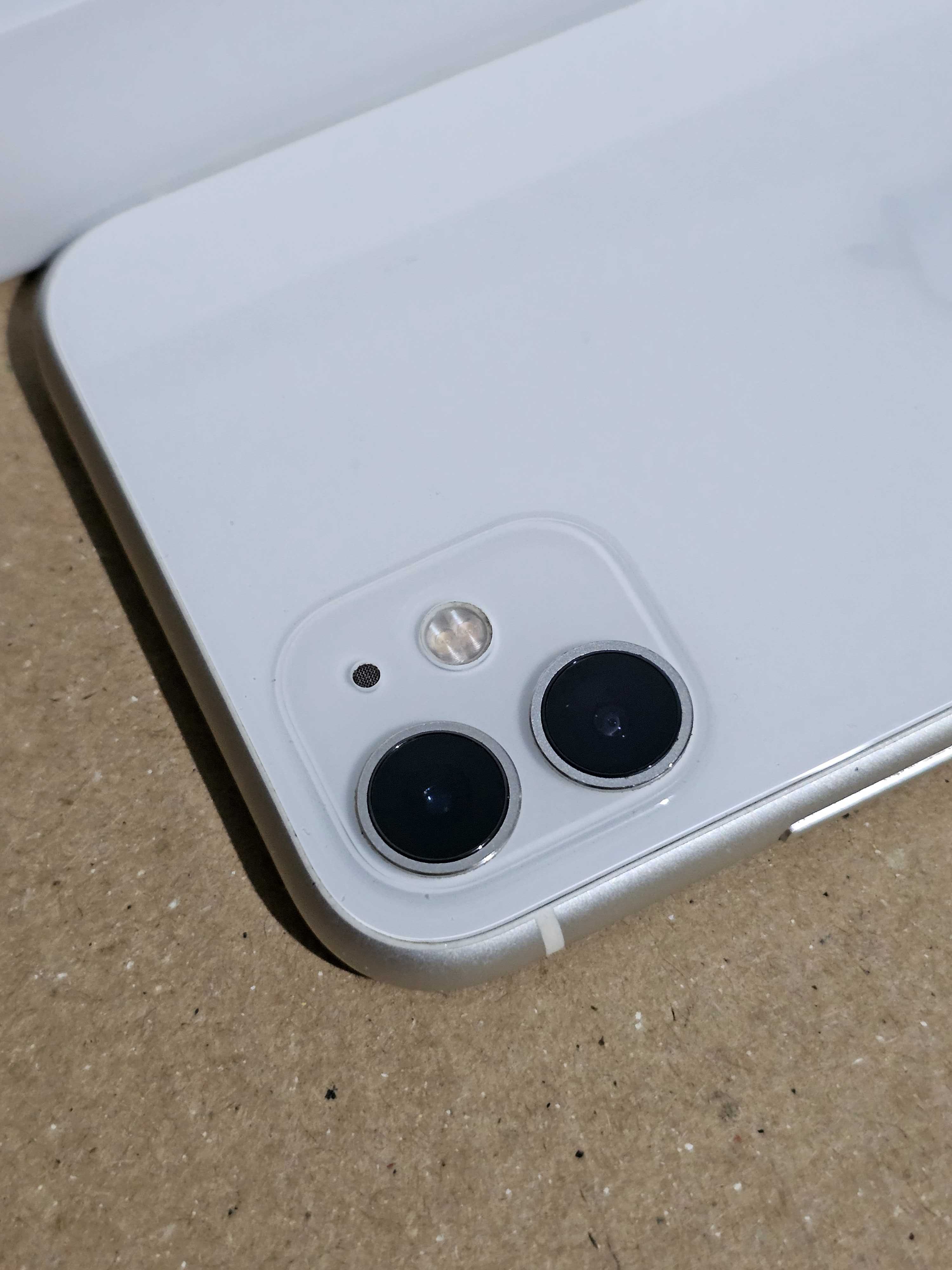 Iphone 11 128Gb. Excelente estado. 73% Bateria. Tudo de origem.
