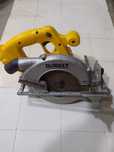 Дискова пила DeWalt DC390