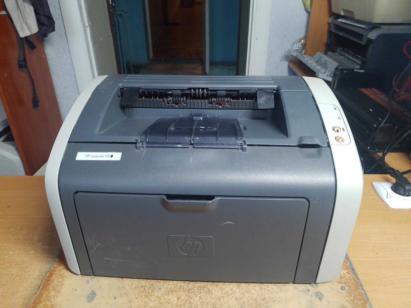 Лазерний принтер HP LaserJet 1010/1015, є кількість