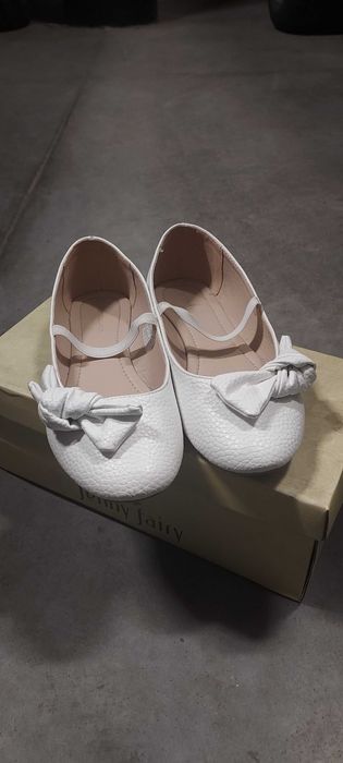 Buty białe baleriny