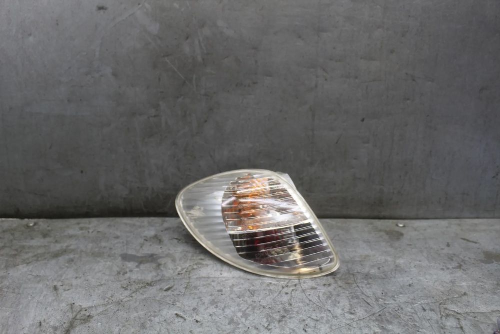 Piaggio X9 Kierunkowskaz kierunek klosz lampa tył tylna lewa lewy