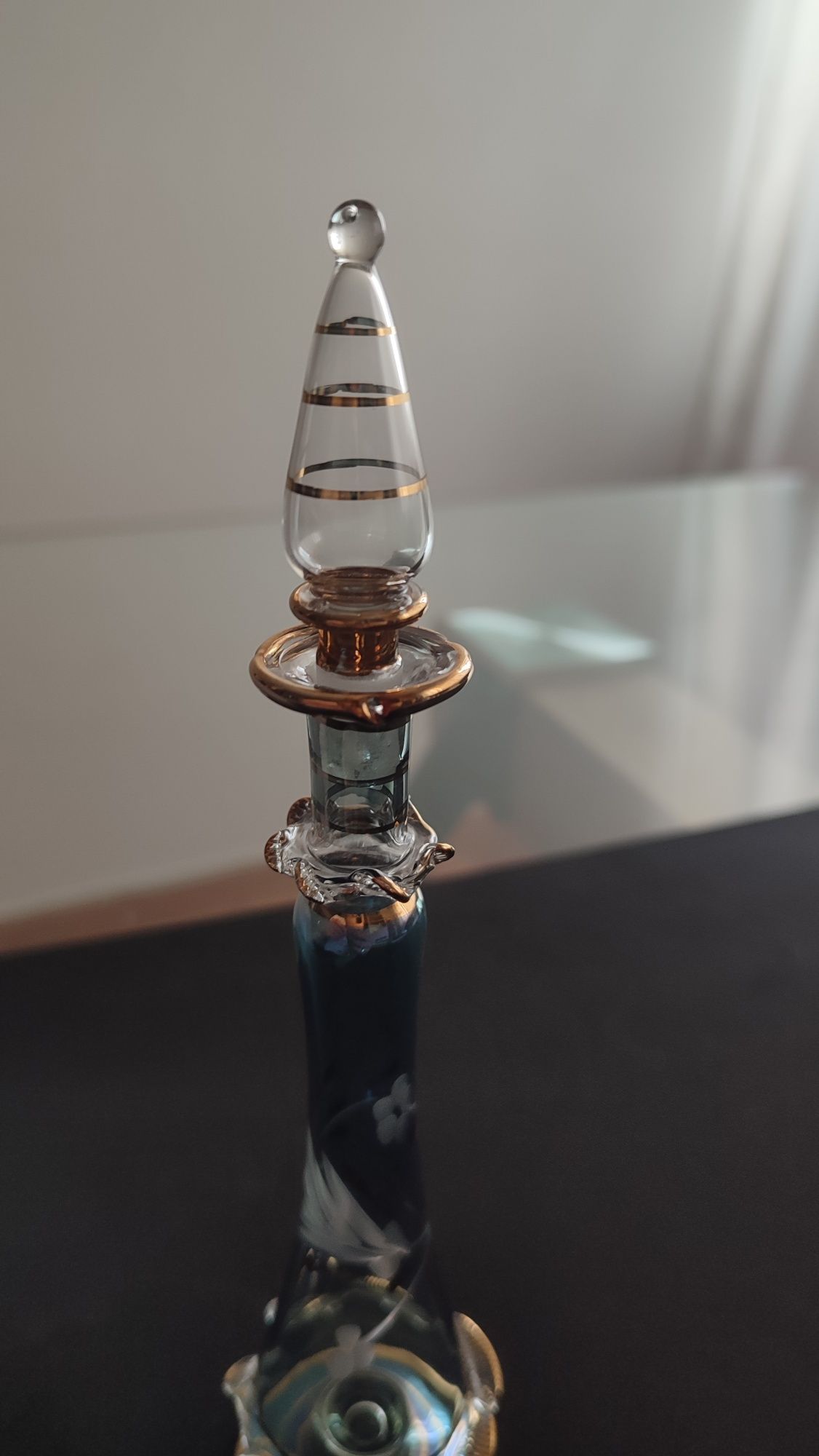 Frasco de perfume de vidro egípcio feito à mão