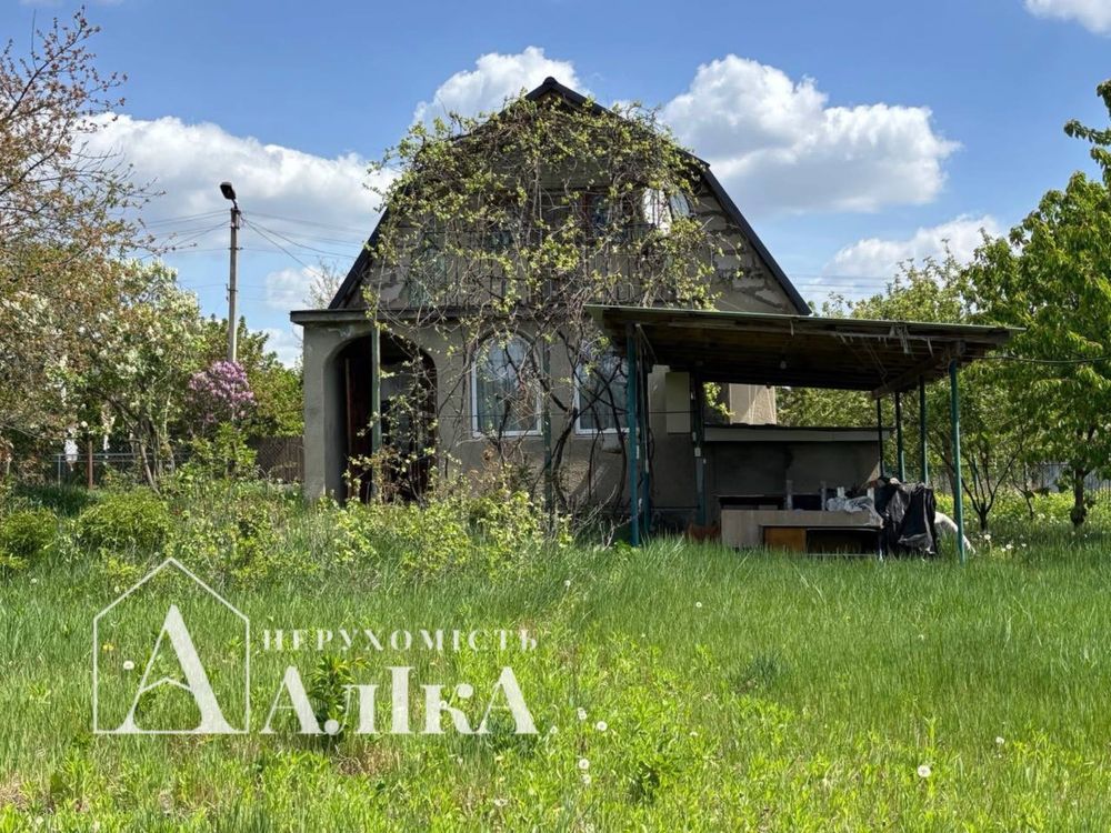 Продам хороший дачний будинок