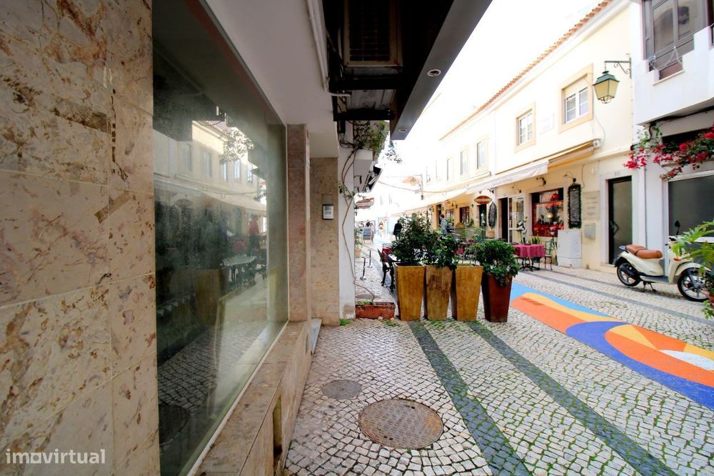 Vende-se loja em zona privilegiada para Comércio - Portimão
